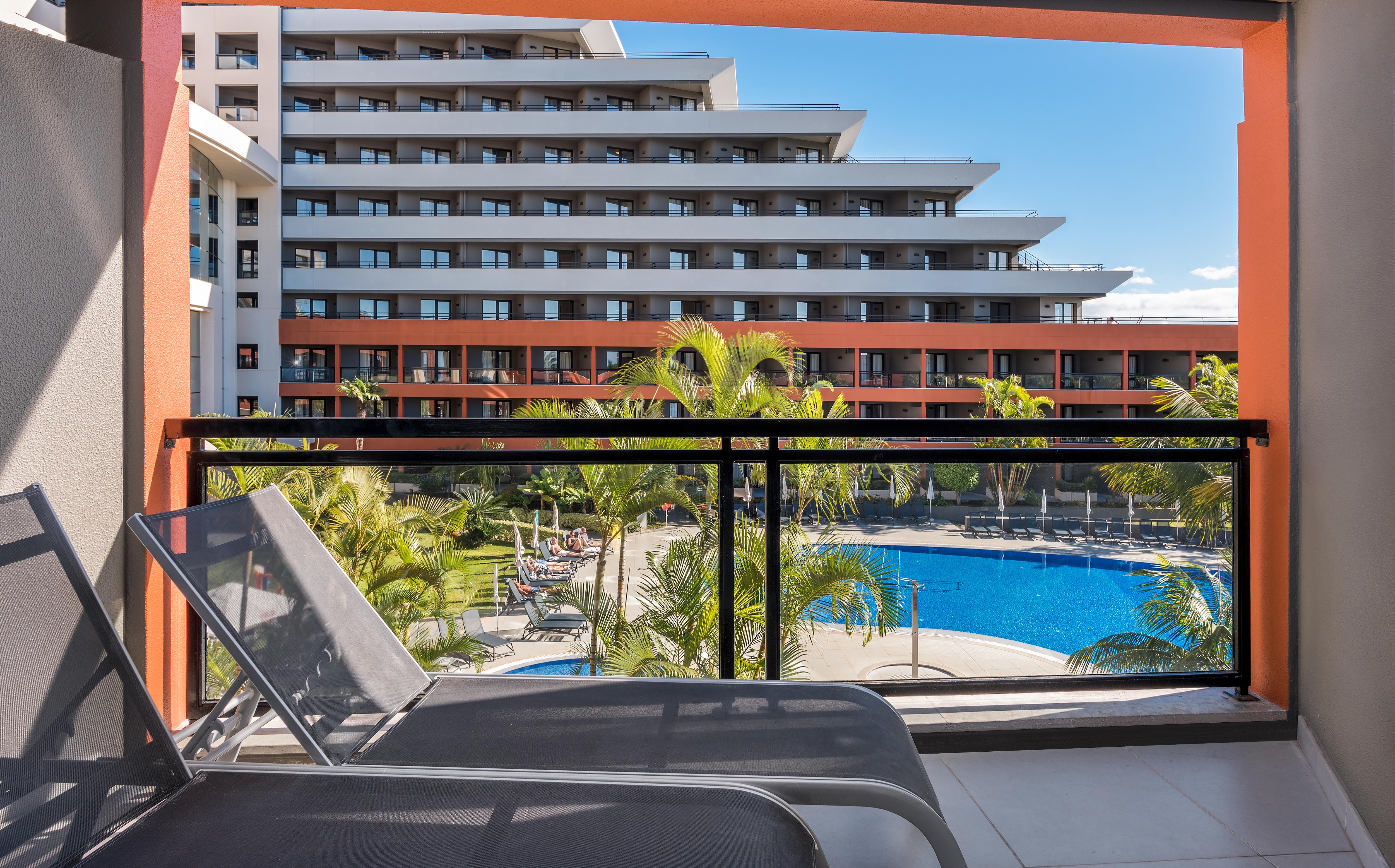 Enotel Lido Funchal  Buitenkant foto Balcony view of the pool at the Hilton San Diego Bay
