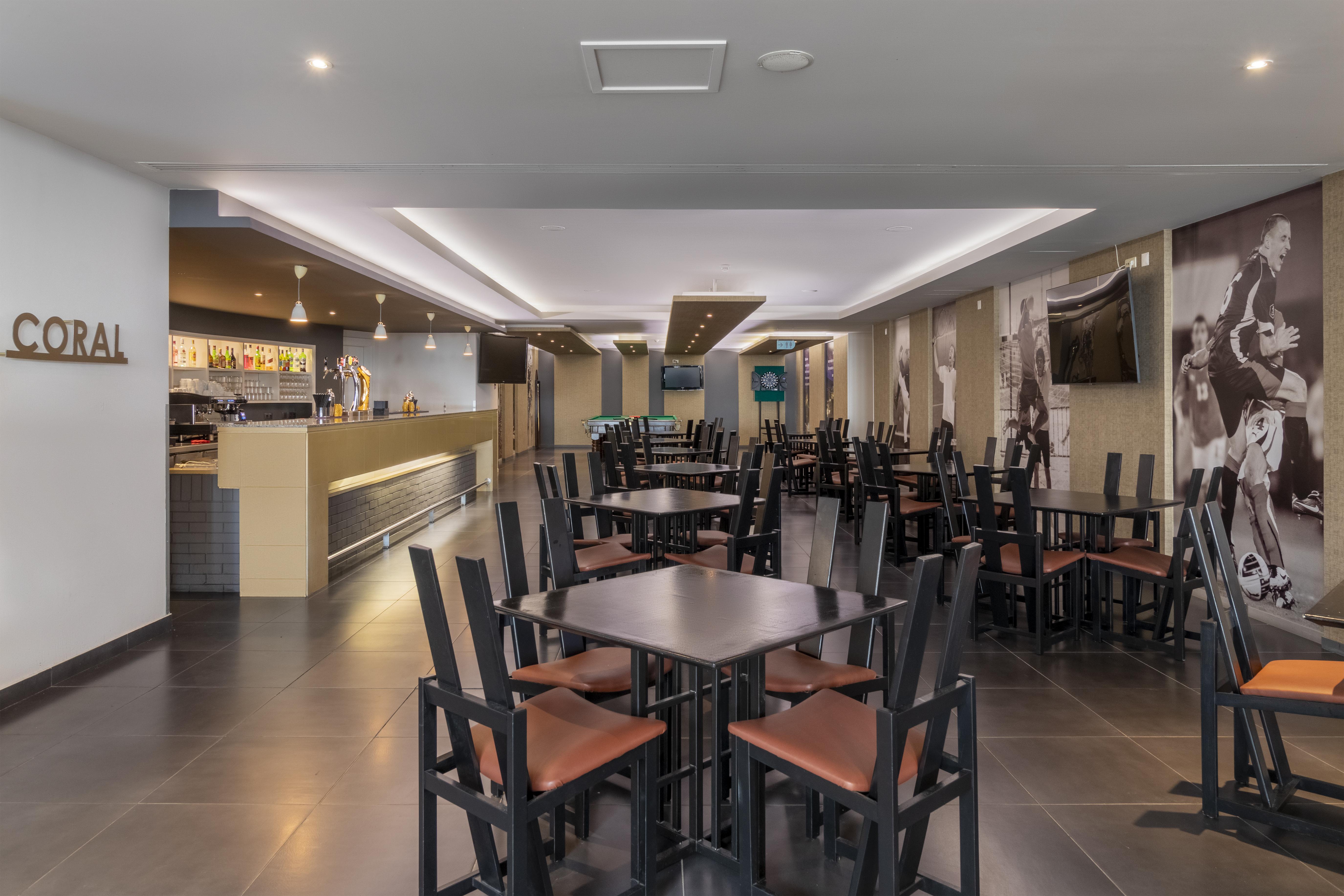 Enotel Lido Funchal  Buitenkant foto The restaurant at the airport