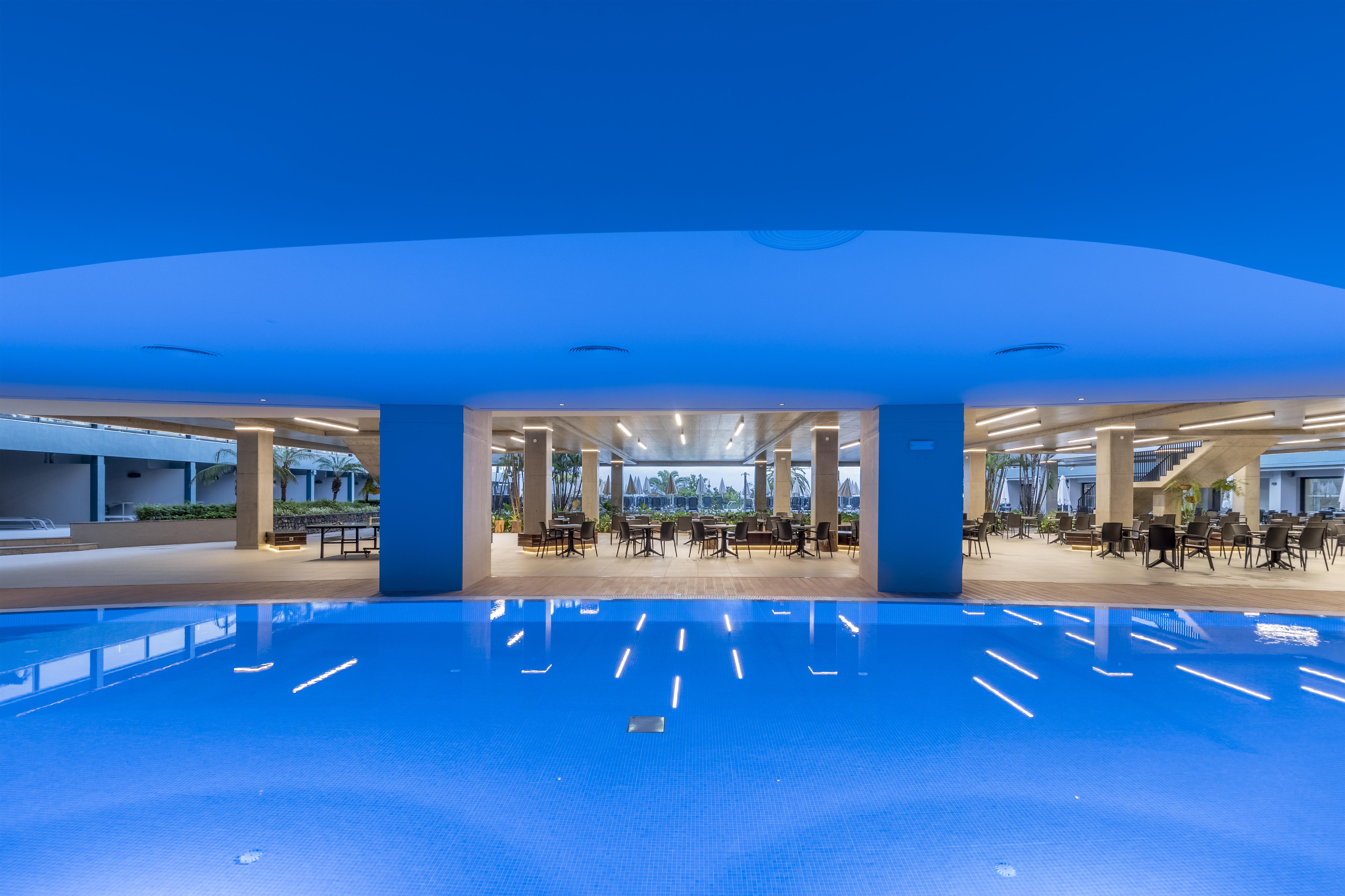 Enotel Lido Funchal  Buitenkant foto The swimming pool at the hotel