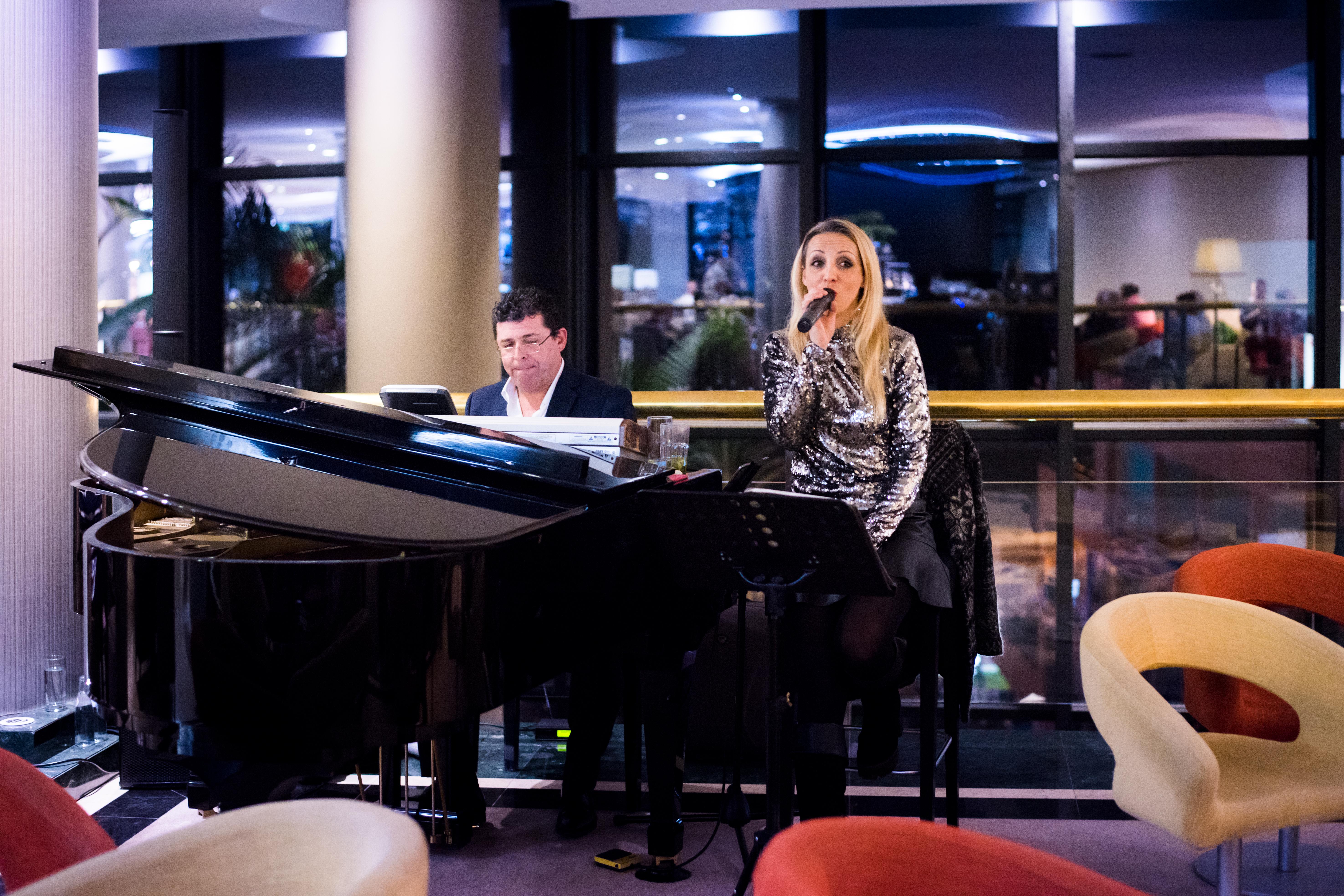 Enotel Lido Funchal  Buitenkant foto The piano bar at the InterContinental London The O2