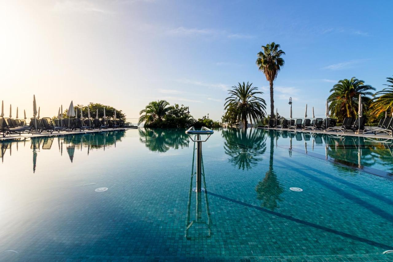 Enotel Lido Funchal  Buitenkant foto The pool at the Hotel