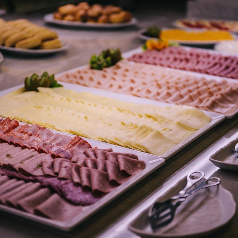 Enotel Lido Funchal  Buitenkant foto A selection of cold cuts